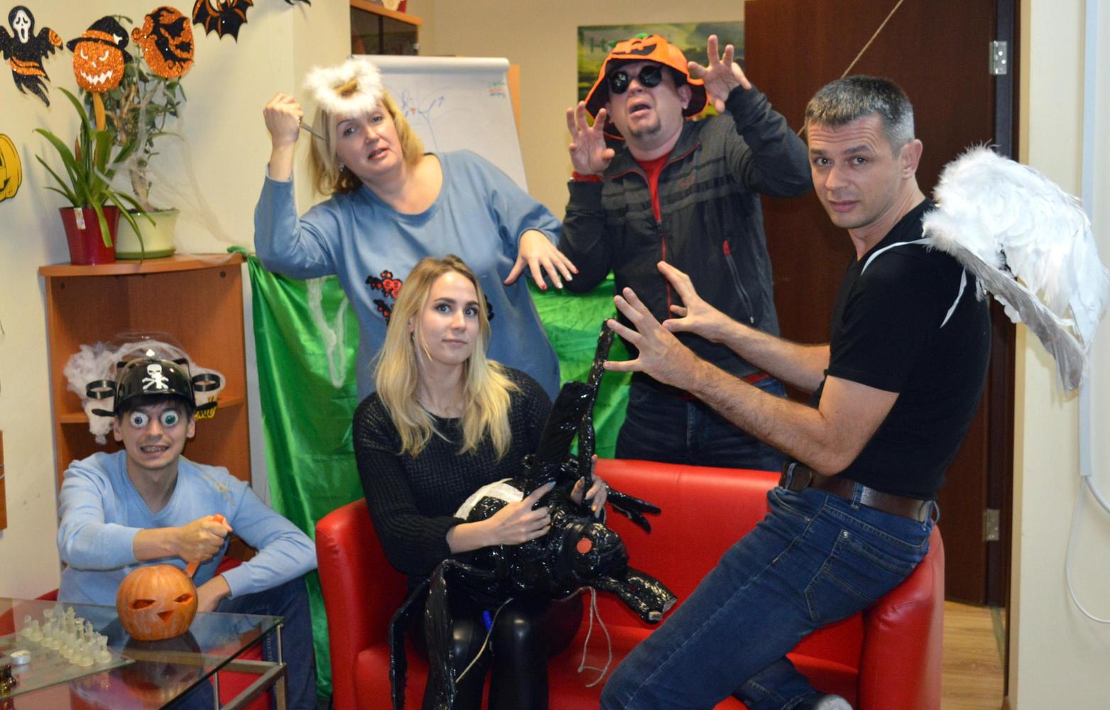 ZOMBIEFEST-2019. По традиции, в этом году мы выразили свое почтение нечистой силе. В этот день наш офис и сотрудники вселяли УЖАС